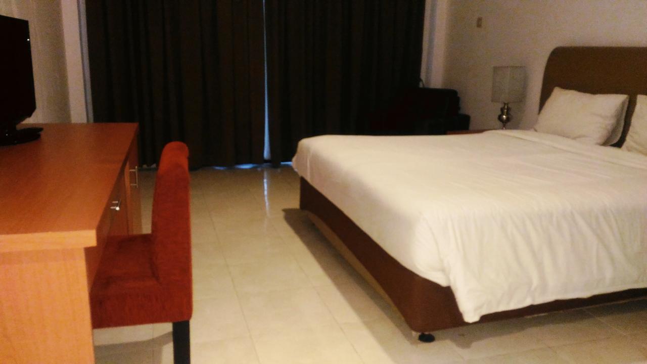 Grand Royal Taliwang Hotel Rum bild